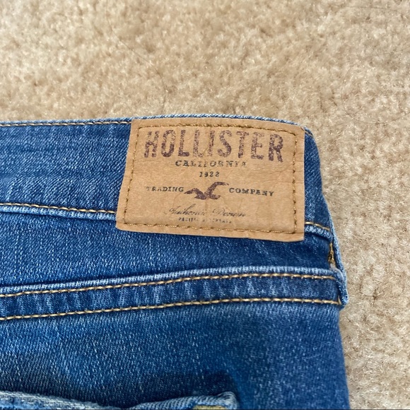 Hollister Low-rise Blue Boot-Cut Jeans, Size 3 - Picture 8 of 10